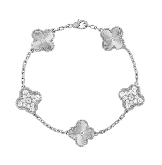 Diamante Silver Cleef Charm Bracelet