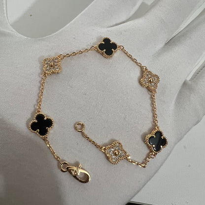 Mini Cleef Charm Bracelet | Gold