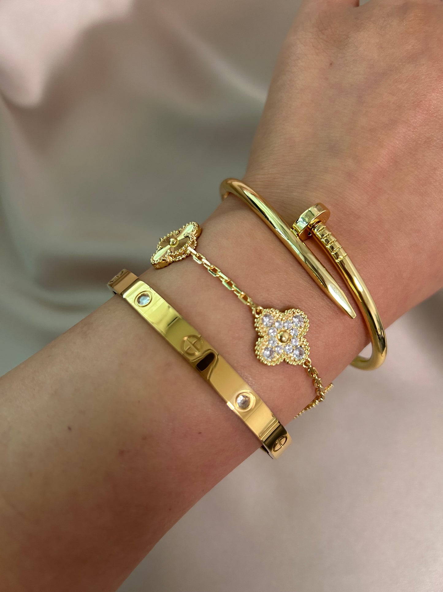 Diamante Gold Cleef Charm Bracelet